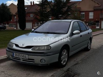 Begagnad Renault Laguna 110 HK (80 kW) 2000 Vit Sedan