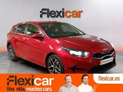 Usado Kia Ceed Style 100 CV (73 kW) 2023 Rojo Utilitario