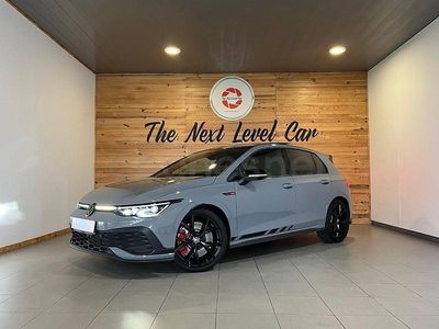 Usado VW Golf VIII GTI Clubsport 301 CV (221 kW) 2023 Gris / plata Berlina