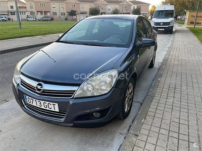 Gris / plata Usado 2008 Opel Astra Enjoy Berlina | 2300 € (Super precio)