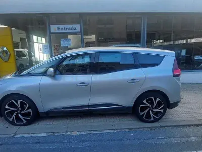 Usado Renault Grand Scénic IV LIMITED 120 CV (88 kW) 2019 Gris / plata Monovolumen