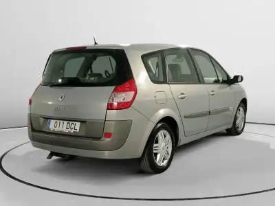 Usado Renault Scenic E-Tech Privilege 120 CV (88 kW) 2004 Beige