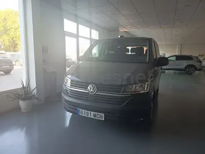 Usado VW Caravelle 150 CV (110 kW) 2022 Gris / plata Van