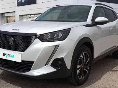 Usado Peugeot 2008 Allure 131 CV (96 kW) 2020 Blanco SUV