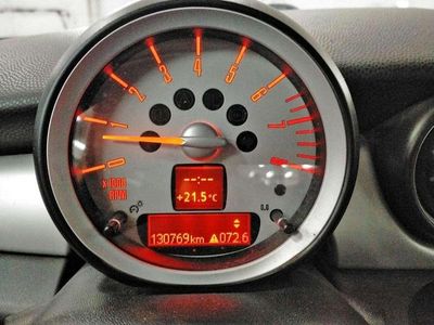 Usado Mini ONE 75 CV (55 kW) 2010 Rojo Utilitario