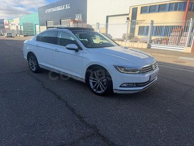 Usado VW Passat Sportline 190 CV (139 kW) 2017 Blanco Berlina