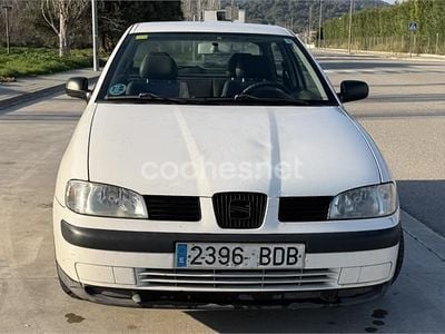 Usado Seat Ibiza Stella 60 CV (44 kW) 2000 Blanco Utilitario