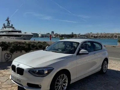 Usado BMW 118 Comfort Edition 143 CV (105 kW) 2014 Blanco Utilitario
