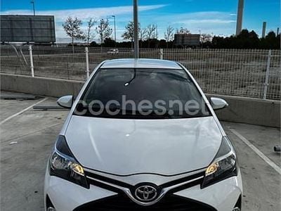 Blanco Usado 2014 Toyota Yaris Active Berlina | 9800 € (Precio justo)