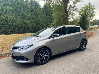 Usado Toyota Auris Hybrid
