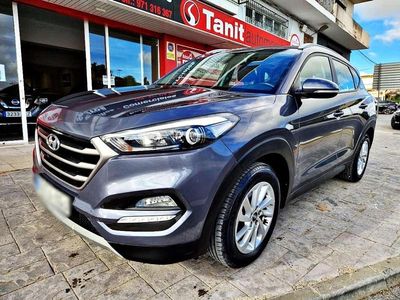 Usado Hyundai Tucson 115 CV (84 kW) 2017 Gris SUV