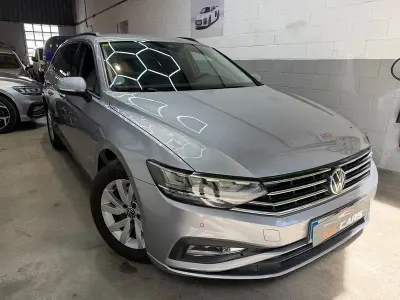 Usado VW Passat Business 150 CV (110 kW) 2020 Gris / plata Familiar