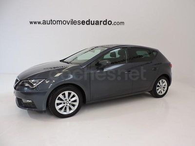 Usado Seat Leon Style 130 CV (95 kW) 2020 Gris / plata Berlina