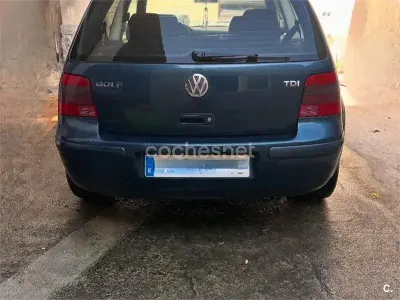 Usado VW Golf IV 100 CV (73 kW) 2003 Azul Berlina