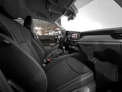 Blanco Usado 2023 Skoda Kamiq Ambition SUV | 19.790 € (Precio justo)