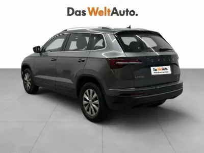 Usado Skoda Karoq Ambition 150 CV (110 kW) 2023 Gris SUV