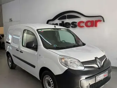 Usado Renault Kangoo 95 CV (69 kW) 2021 Blanco Monovolumen