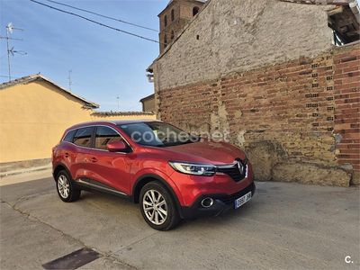 Rojo Usado 2015 Renault Kadjar Zen SUV | 7500 € (Un poco caro)