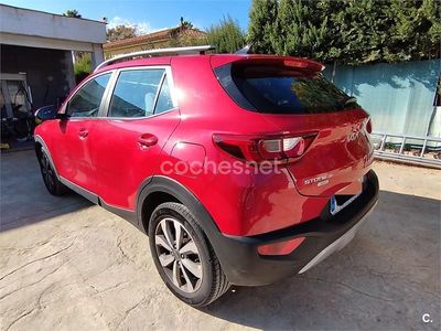 Rojo Usado 2023 Kia Stonic SUV | 17.000 € (Precio justo)