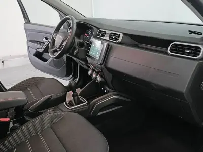 Usado Dacia Duster Journey 130 CV (95 kW) 2023 Gris / plata SUV