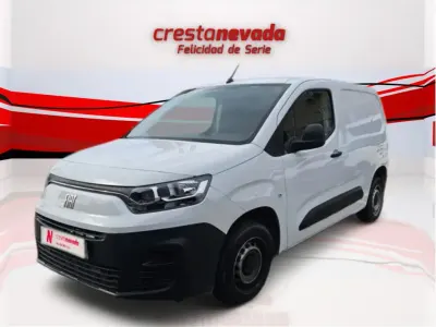 Usado Fiat Doblò 102 CV (75 kW) 2023 Blanco Monovolumen