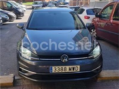 Usado VW Golf VII Advance 116 CV (85 kW) 2018 Gris / plata Berlina