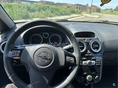 Usado Opel Corsa Selective 75 CV (55 kW) 2014 Gris / plata Utilitario