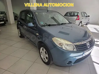 Usado Dacia Sandero Lauréate 75 CV (55 kW) 2010 Azul Berlina