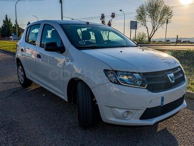 Usado Dacia Sandero Ambiance 75 CV (55 kW) 2015 Blanco Berlina