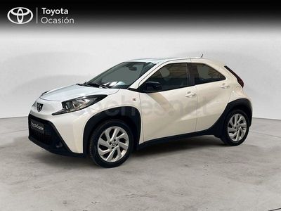 Usado Toyota Aygo X Play 72 CV (52 kW) 2024 Blanco SUV