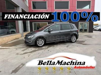 Usado VW Golf Sportsvan Advance 115 CV (84 kW) 2019 Gris / plata Monovolumen