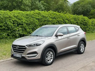 Käytetty Hyundai Tucson 115 HP (84 kW) 2015 Harmaa Katumaasturi
