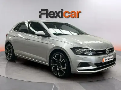 Usado VW Polo Advance 95 CV (69 kW) 2018 Gris Utilitario