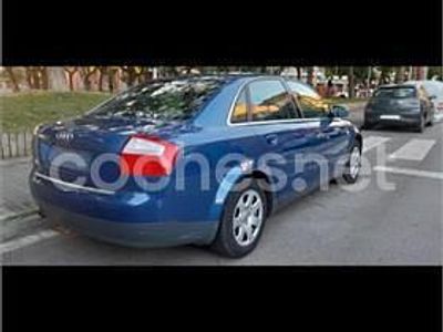 Usado Audi A4 130 CV (95 kW) 2003 Azul Berlina