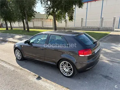 Usado Audi A3 Ambiente 105 CV (77 kW) 2007 Negro Utilitario