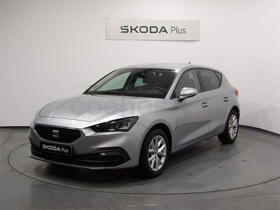 Usado Seat Leon Style 110 CV (80 kW) 2021 Gris / plata Berlina