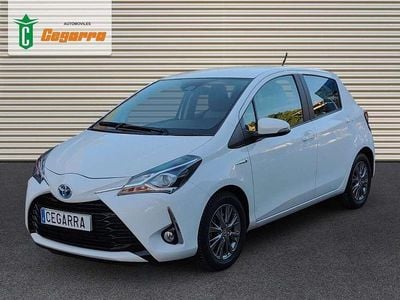 Usado Toyota Yaris Hybrid Active 99 CV (72 kW) 2018 Blanco Utilitario