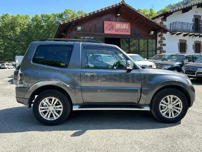 Usado Mitsubishi Montero 190 CV (139 kW) 2017 Gris / plata SUV