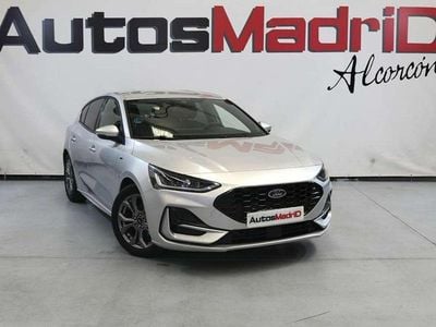 Plateado Usado 2022 Ford Focus ST-Line Berlina | 15.490 € (Buen precio)
