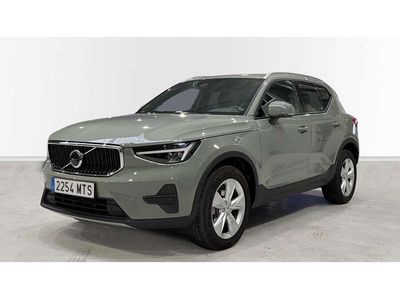 Verde Usado 2024 Volvo XC40 Core SUV | 33.500 € (Un poco caro)