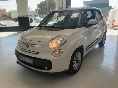 Usado Fiat 500L Living 85 CV (62 kW) 2014 Blanco Monovolumen
