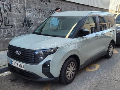 Usado Ford Tourneo Courier Trend 125 CV (91 kW) 2024 Gris / plata Monovolumen