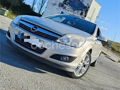 Usado Opel Astra Cosmo 120 CV (88 kW) 2007 Gris / plata Berlina