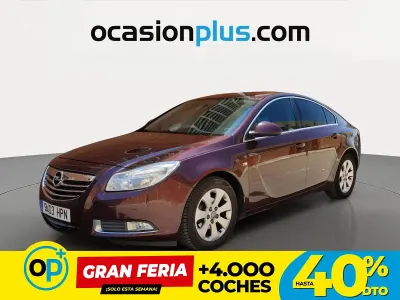 Usado Opel Insignia Selective 131 CV (96 kW) 2013 Rojo Berlina