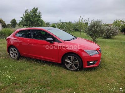 Usado Seat Leon FR 180 CV (132 kW) 2014 Rojo Berlina