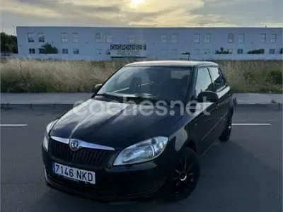 Usado Skoda Fabia 60 CV (44 kW) 2011 Negro Berlina