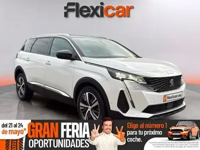 Usado Peugeot 5008 Allure 130 CV (95 kW) 2021 Blanco SUV