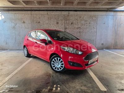 Usado Ford Fiesta Trend 95 CV (69 kW) 2014 Rojo Berlina