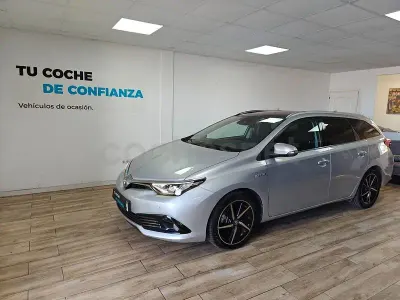 Usado Toyota Auris Hybrid