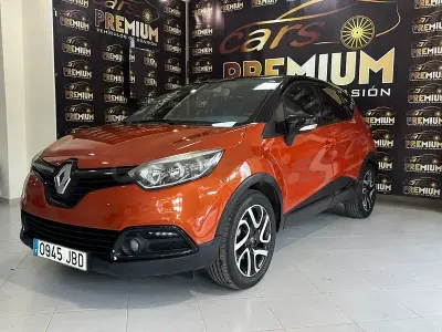 Usado Renault Captur Intens 90 CV (66 kW) 2015 Naranja SUV